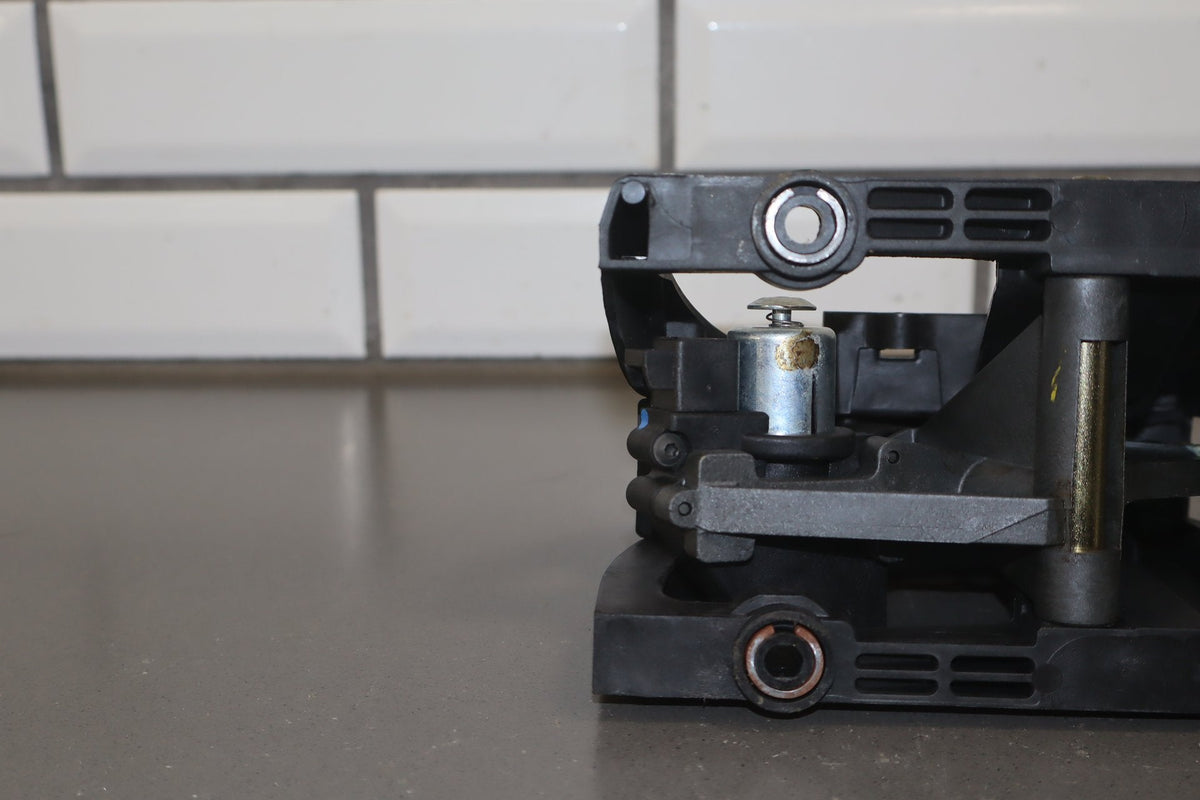 2003-2006 Chevrolet SSR Floor Shifter OEM