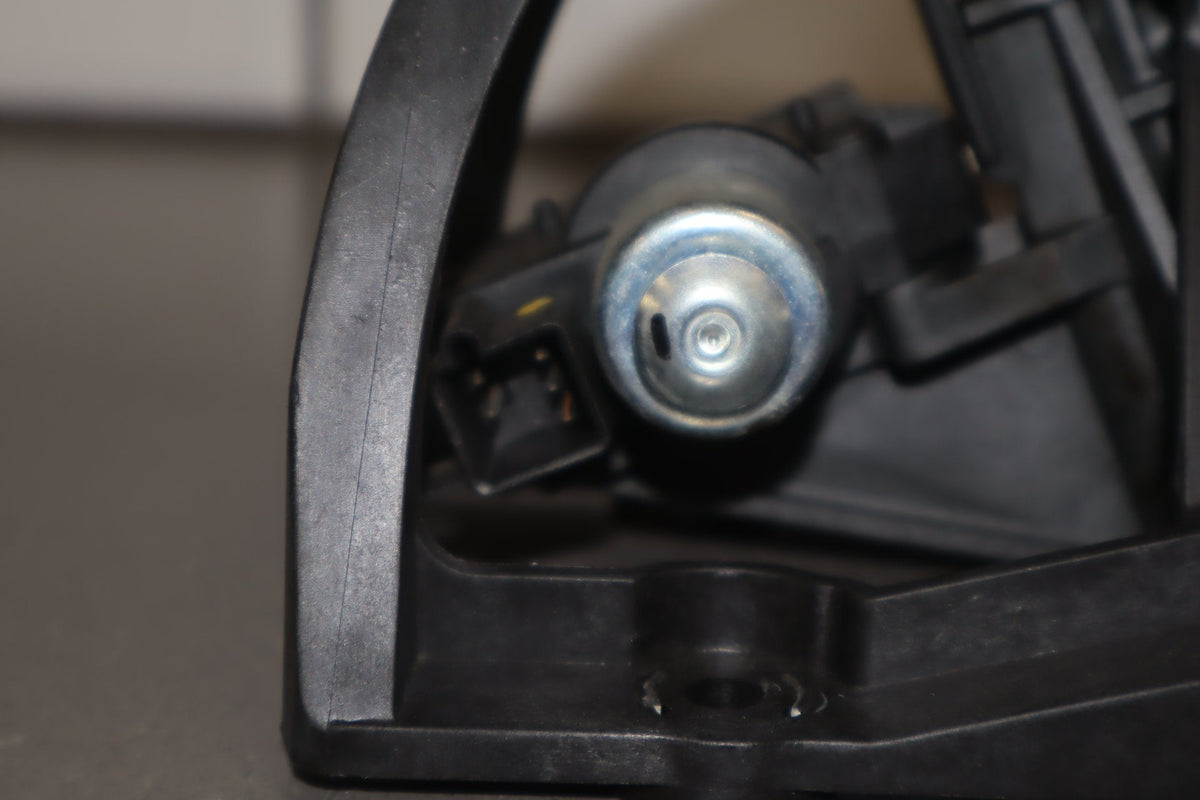 2003-2006 Chevrolet SSR Floor Shifter OEM
