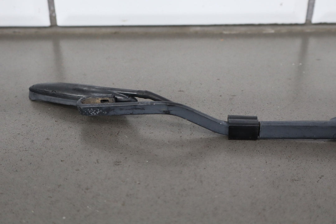 2003 - 2006 Chevrolet SSR Pair OEM Wiper Arms *No Blades*