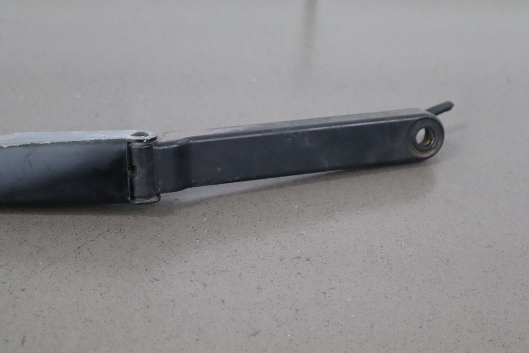 2003 - 2006 Chevrolet SSR Pair OEM Wiper Arms *No Blades*