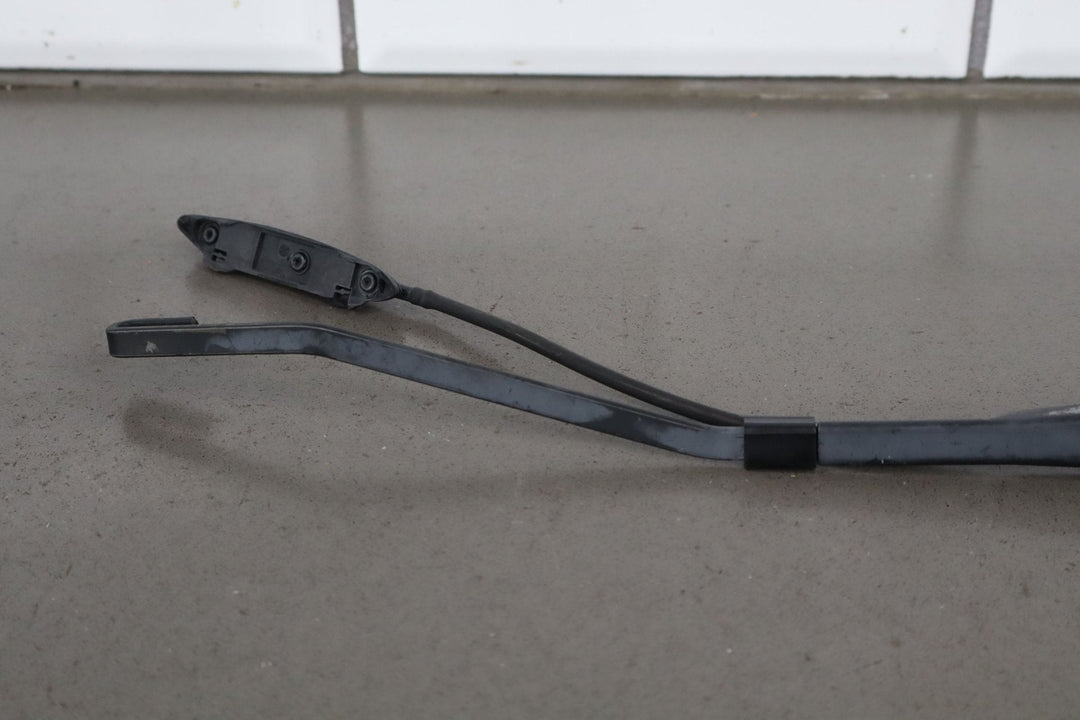 2003 - 2006 Chevrolet SSR Pair OEM Wiper Arms *No Blades*