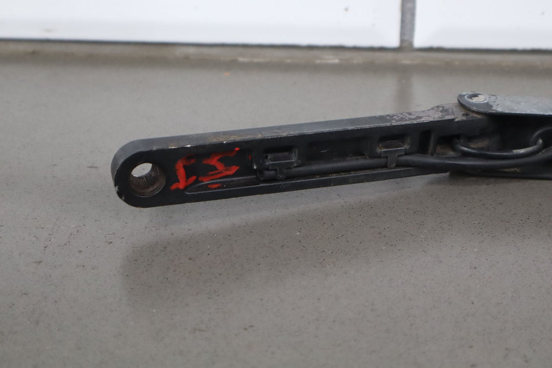 2003 - 2006 Chevrolet SSR Pair OEM Wiper Arms *No Blades*
