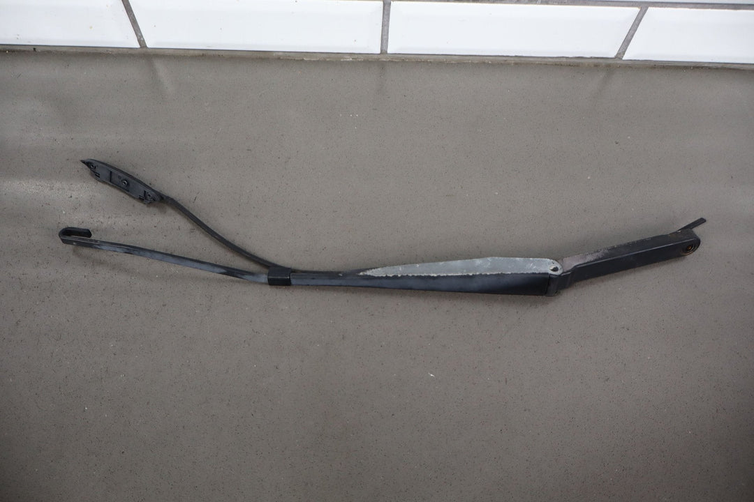 2003 - 2006 Chevrolet SSR Pair OEM Wiper Arms *No Blades*