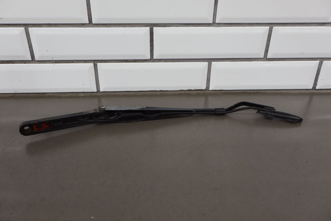 2003 - 2006 Chevrolet SSR Pair OEM Wiper Arms *No Blades*
