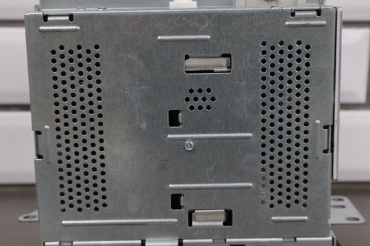 2003 - 2006 Chevy SSR AM - FM - Stereo - 6 Disc CD Changer (Opt UC6)