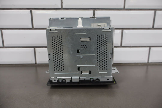 2003 - 2006 Chevy SSR AM - FM - Stereo - 6 Disc CD Changer (Opt UC6)