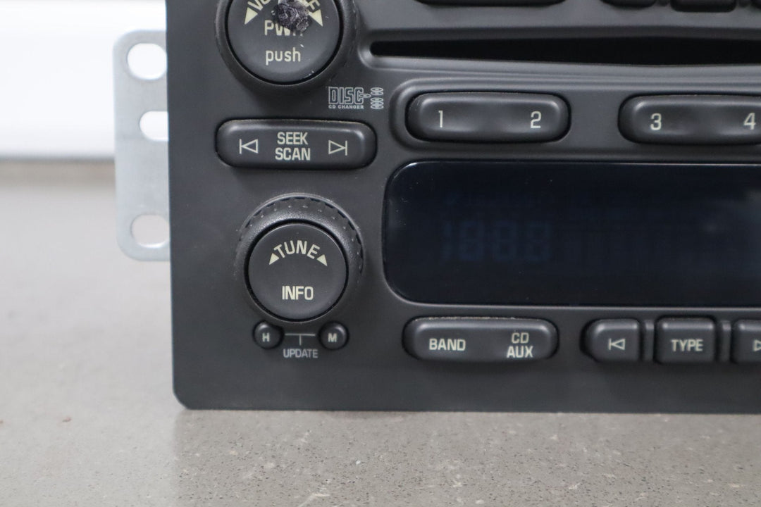 2003 - 2006 Chevy SSR AM - FM - Stereo - 6 Disc CD Changer (Opt UC6)