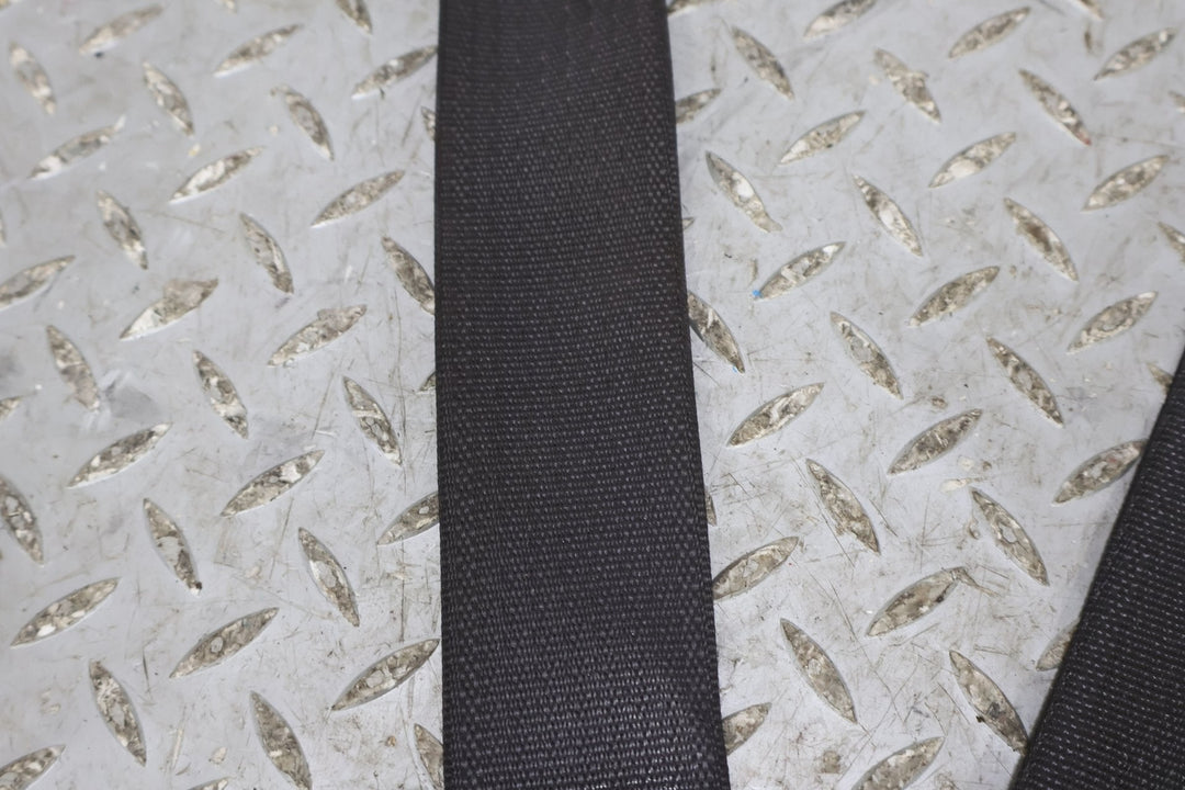 2003 - 2006 Chevy SSR Front Right Passenger Seat Belt Retractor (Ebony 19i)