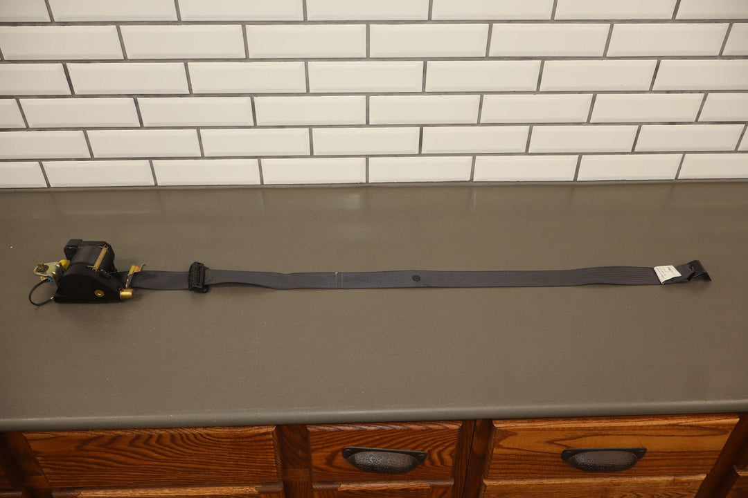 2003 - 2006 Chevy SSR Front Right RH Passenger Seat Belt Retractor (Ebony 19i)