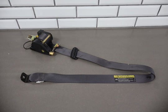 2003 - 2006 Chevy SSR Front Right RH Passenger Seat Belt Retractor (Ebony 19i)
