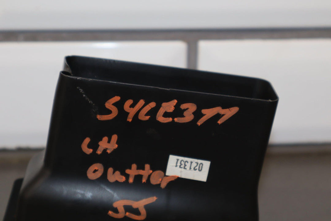 2003 - 2006 Chevy SSR LH Left Driver OUTER Dash Vent