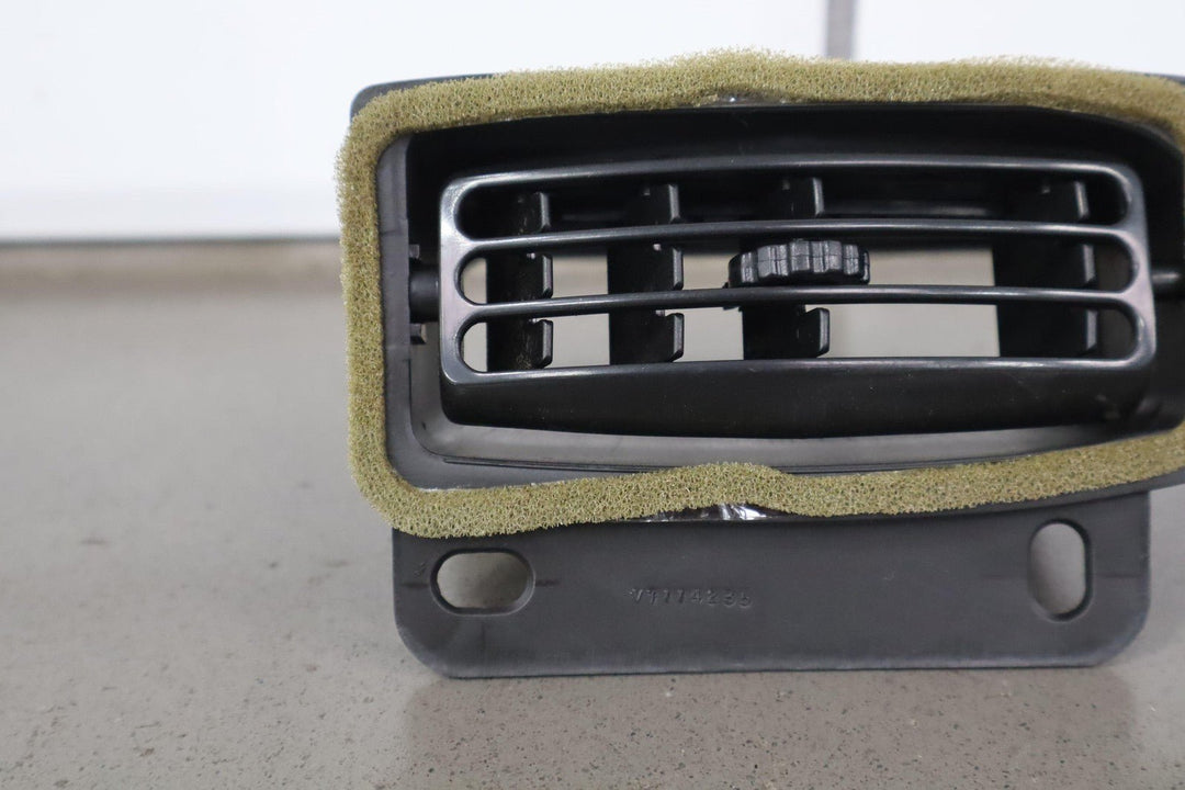 2003 - 2006 Chevy SSR RH Right Passenger INNER Dash Vent