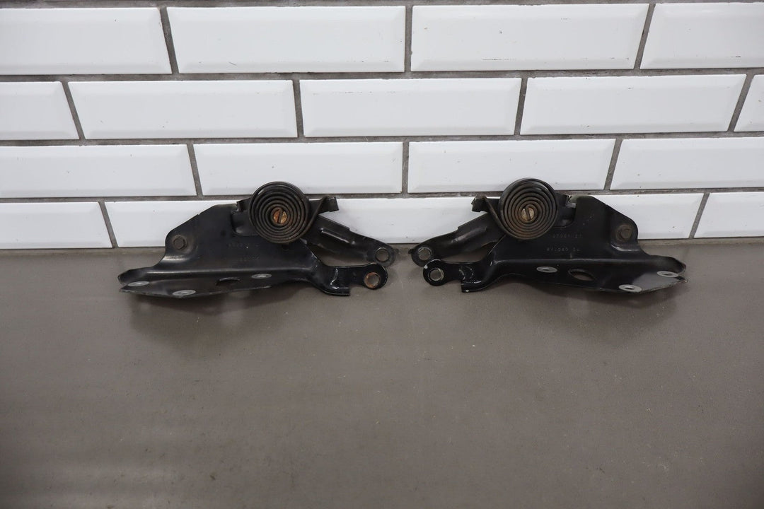 2003 - 2006 GMC Sierra 2500 HD Hood Hinge Pair