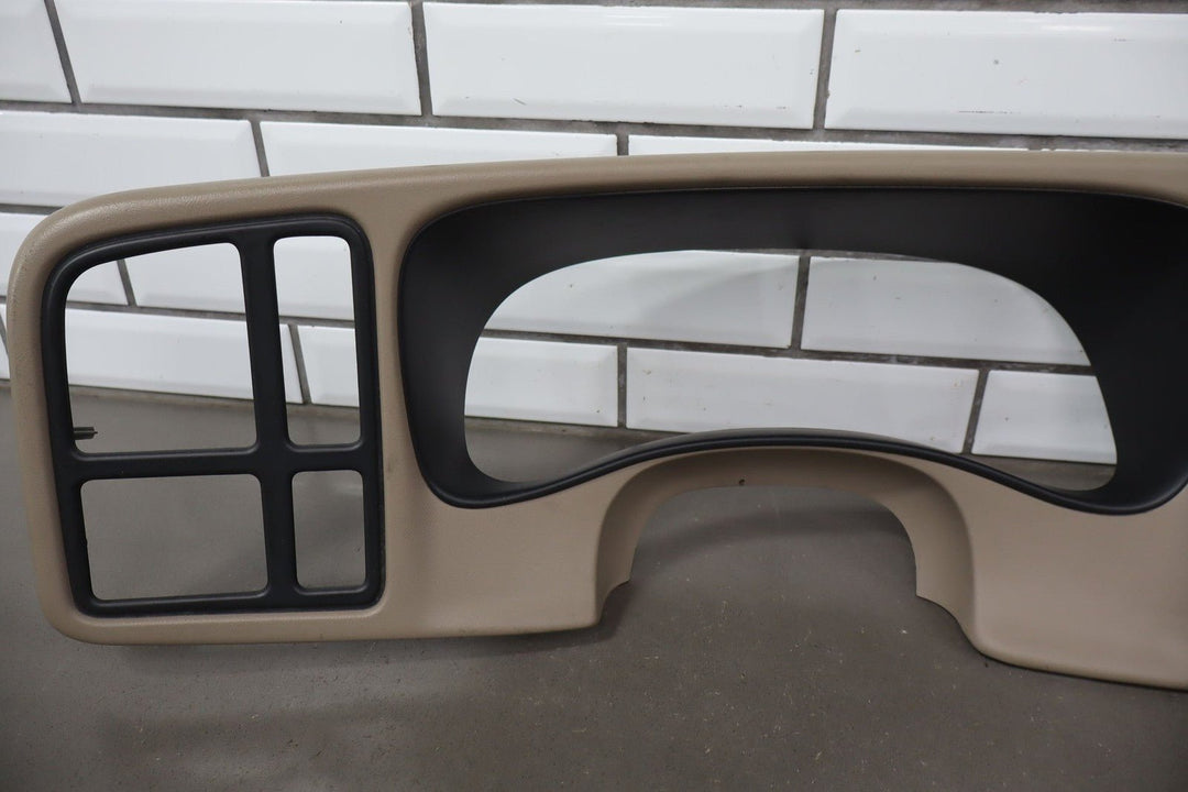 2003 - 2006 GMC Sierra 2500HD Radio Bezel Trim Neutral (52D)