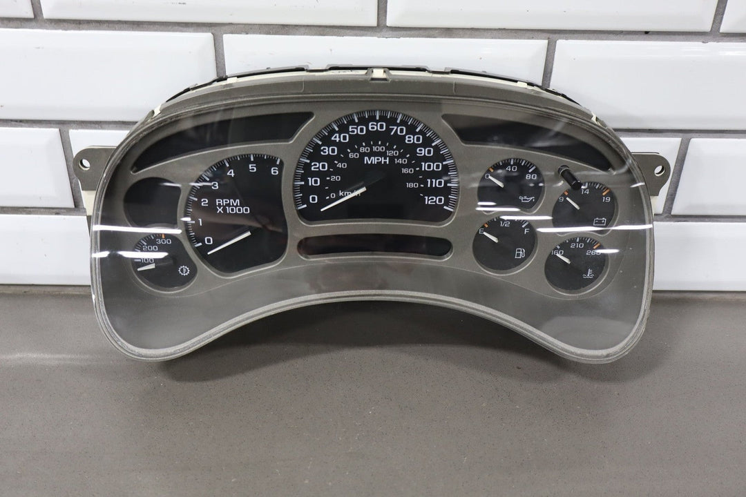 2003 - 2006 GMC Yukon Denali Speedometer Cluster 15135666