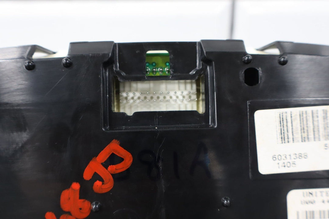 2003 - 2006 GMC Yukon Denali Speedometer Cluster 15135666