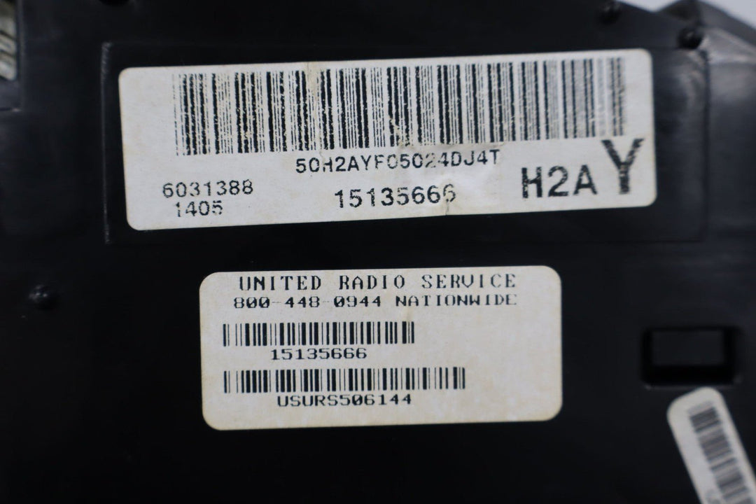 2003 - 2006 GMC Yukon Denali Speedometer Cluster 15135666