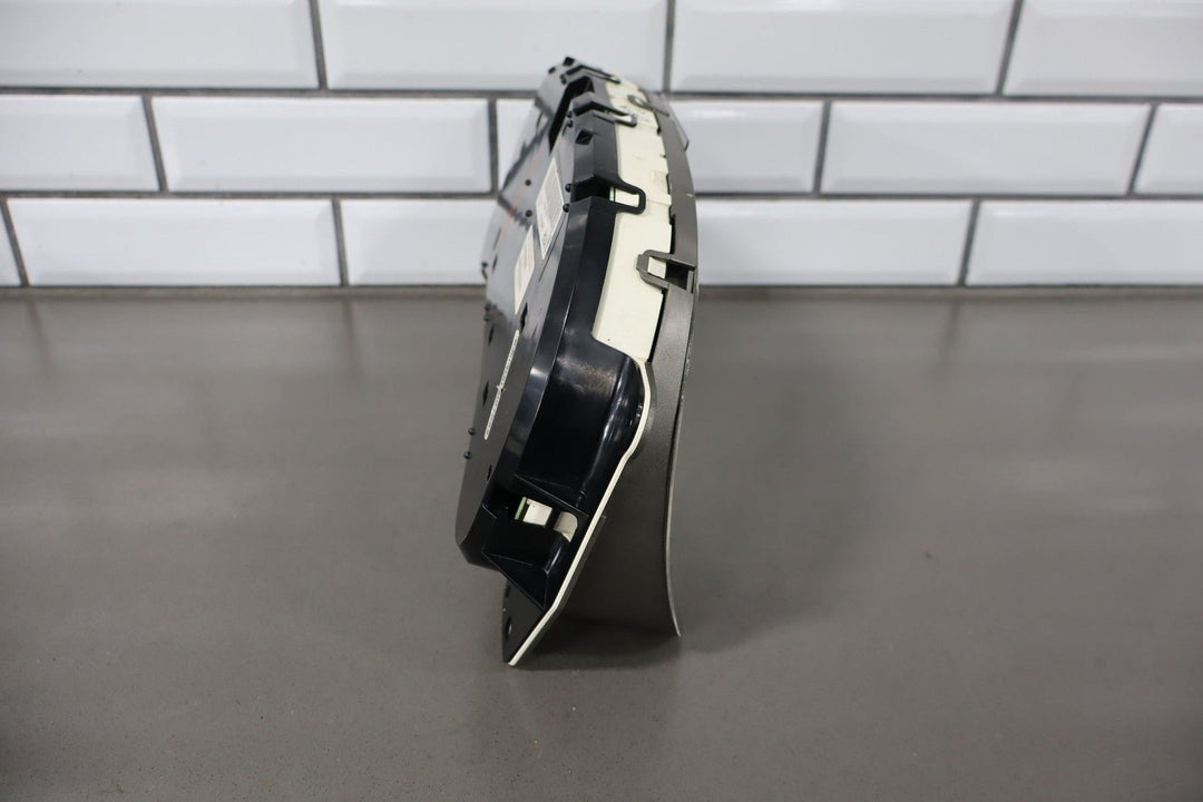 2003 - 2006 GMC Yukon Denali Speedometer Cluster 15135666