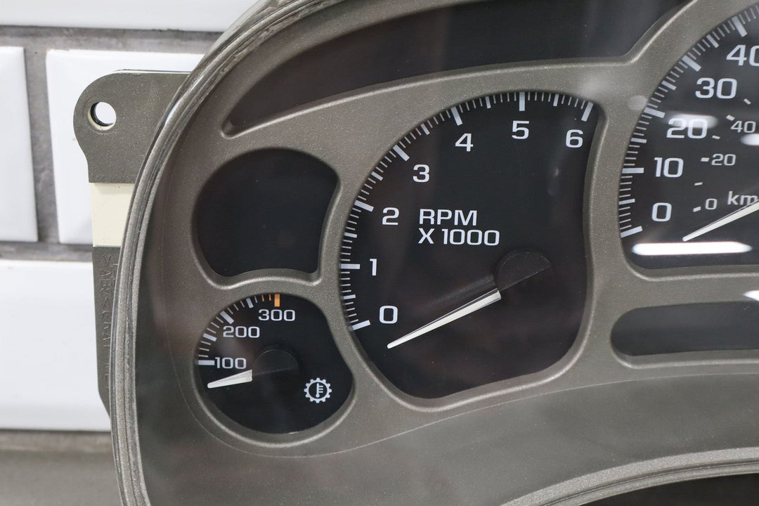 2003 - 2006 GMC Yukon Denali Speedometer Cluster 15135666