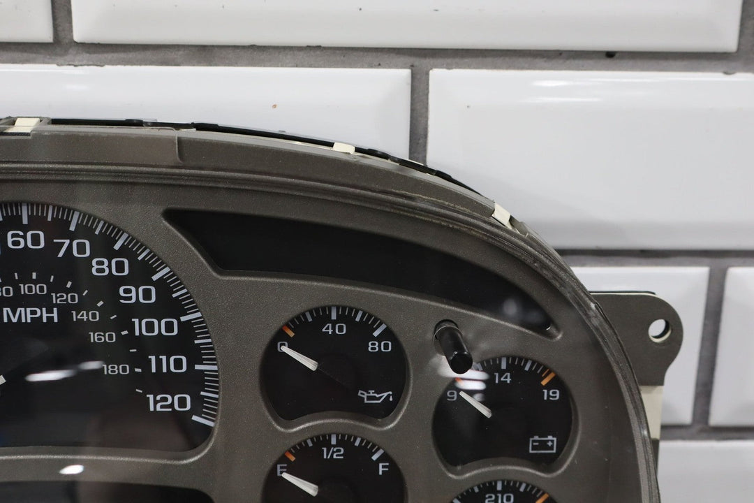 2003 - 2006 GMC Yukon Denali Speedometer Cluster 15135666