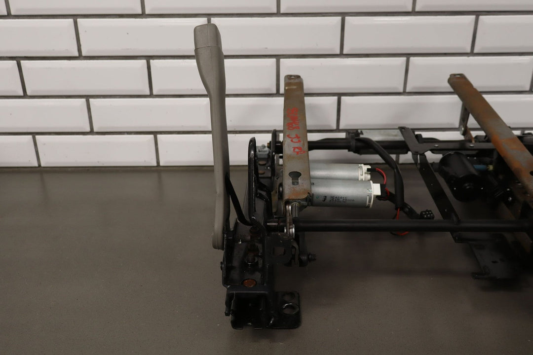 2003 - 2006 GMC Yukon Front GMT800 12 Way Left Front Power Seat Track