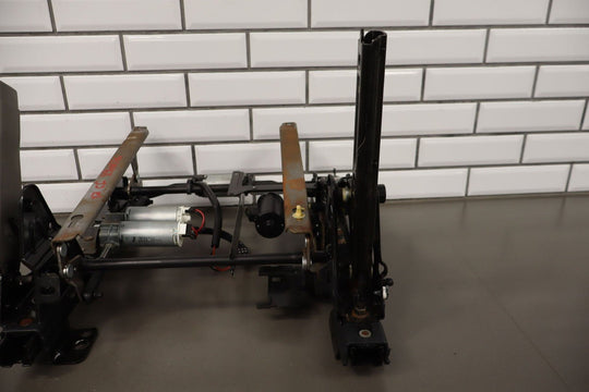 2003 - 2006 GMC Yukon Front GMT800 12 Way Left Front Power Seat Track