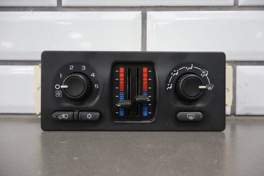 2003 - 2007 Chevrolet Silverado 2500 HD Heater/AC Controls 15832315 OEM