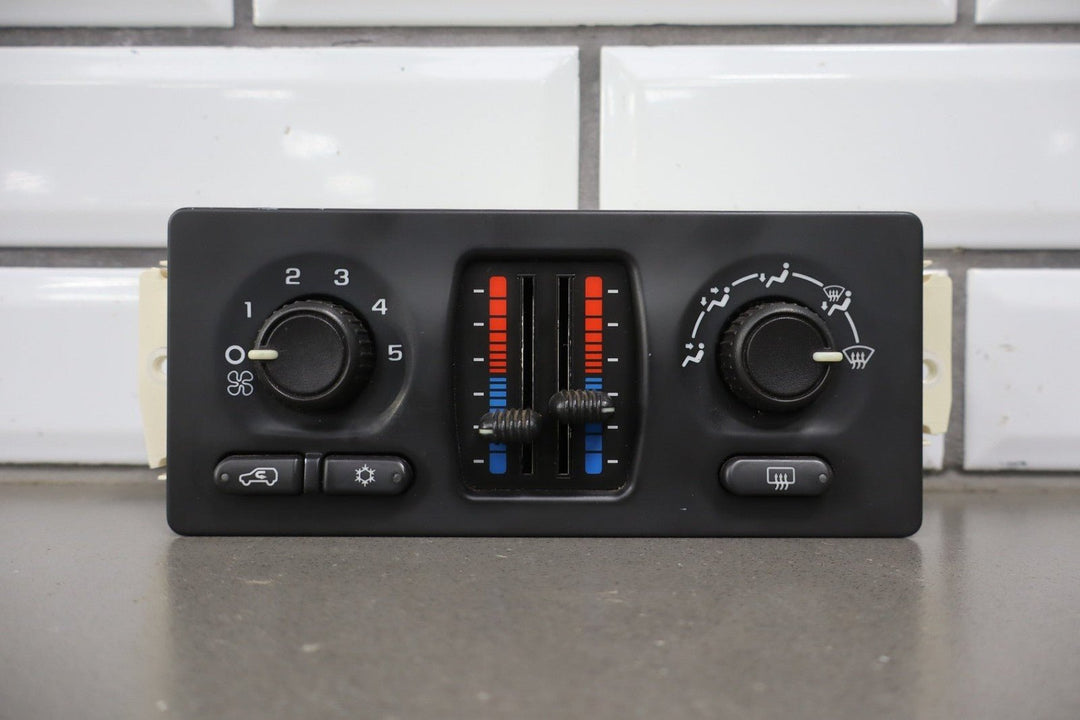 2003 - 2007 Chevrolet Silverado 2500 HD Heater/AC Controls 15832315 OEM
