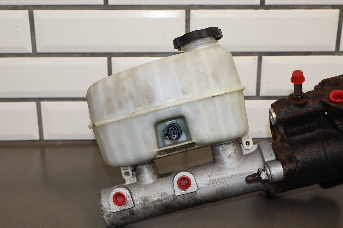 2003-2007 Chevrolet Silverado 2500HD Hydroboost Assembly with Master Cylinder
