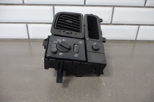 2003 - 2007 Chevrolet Silverado GMT800 Headlight Switch OEM Left Vent