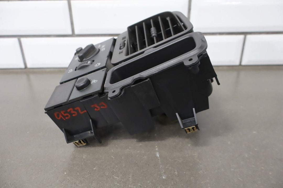 2003 - 2007 Chevrolet Silverado GMT800 Headlight Switch OEM Left Vent