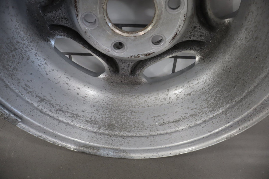 2003 - 2007 Chevrolet Tahoe Single 16x7 (PF9) 5 - Spoke Wheel 09594493 OEM