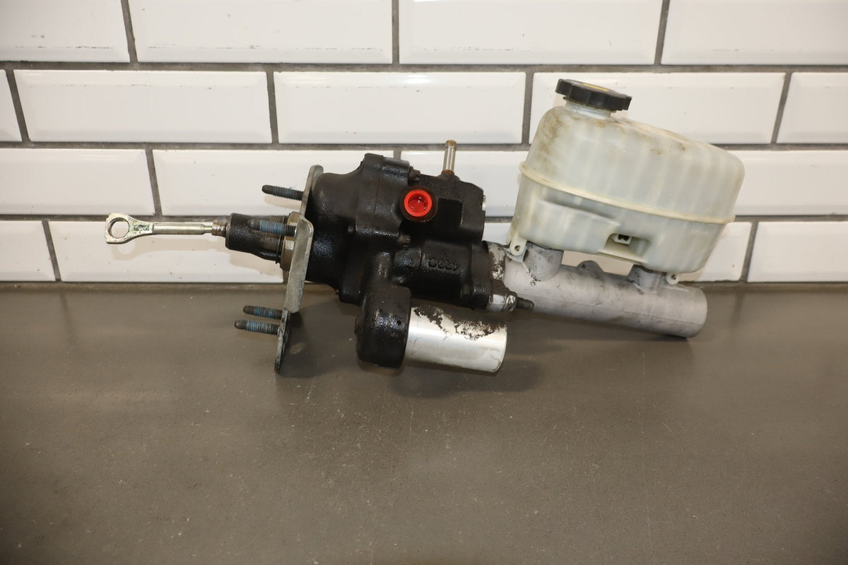2003-2007 GMC Sierra 2500 Hydroboost Brake Booster 15854059 With Master Cylinder