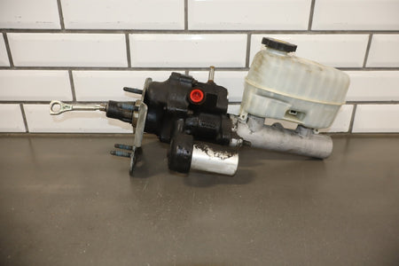 2003-2007 GMC Sierra 2500 Hydroboost Brake Booster 15854059 With Master Cylinder