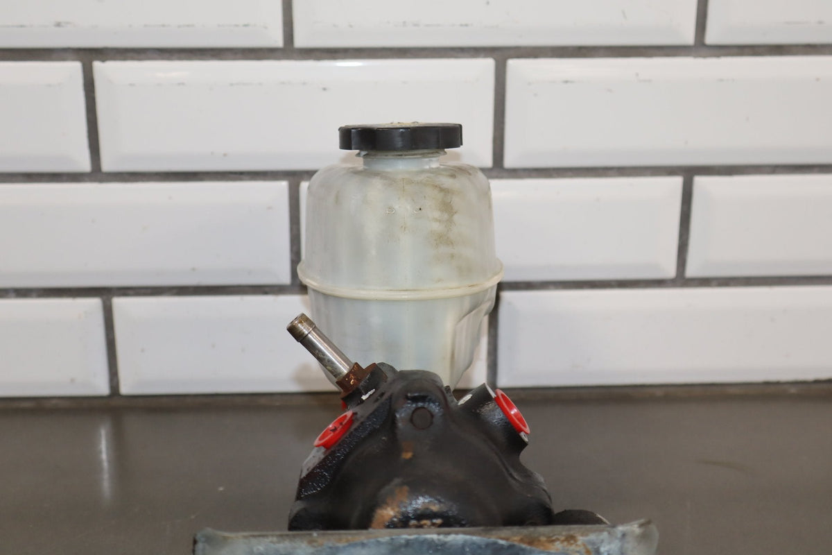 2003-2007 GMC Sierra 2500 Hydroboost Brake Booster 15854059 With Master Cylinder