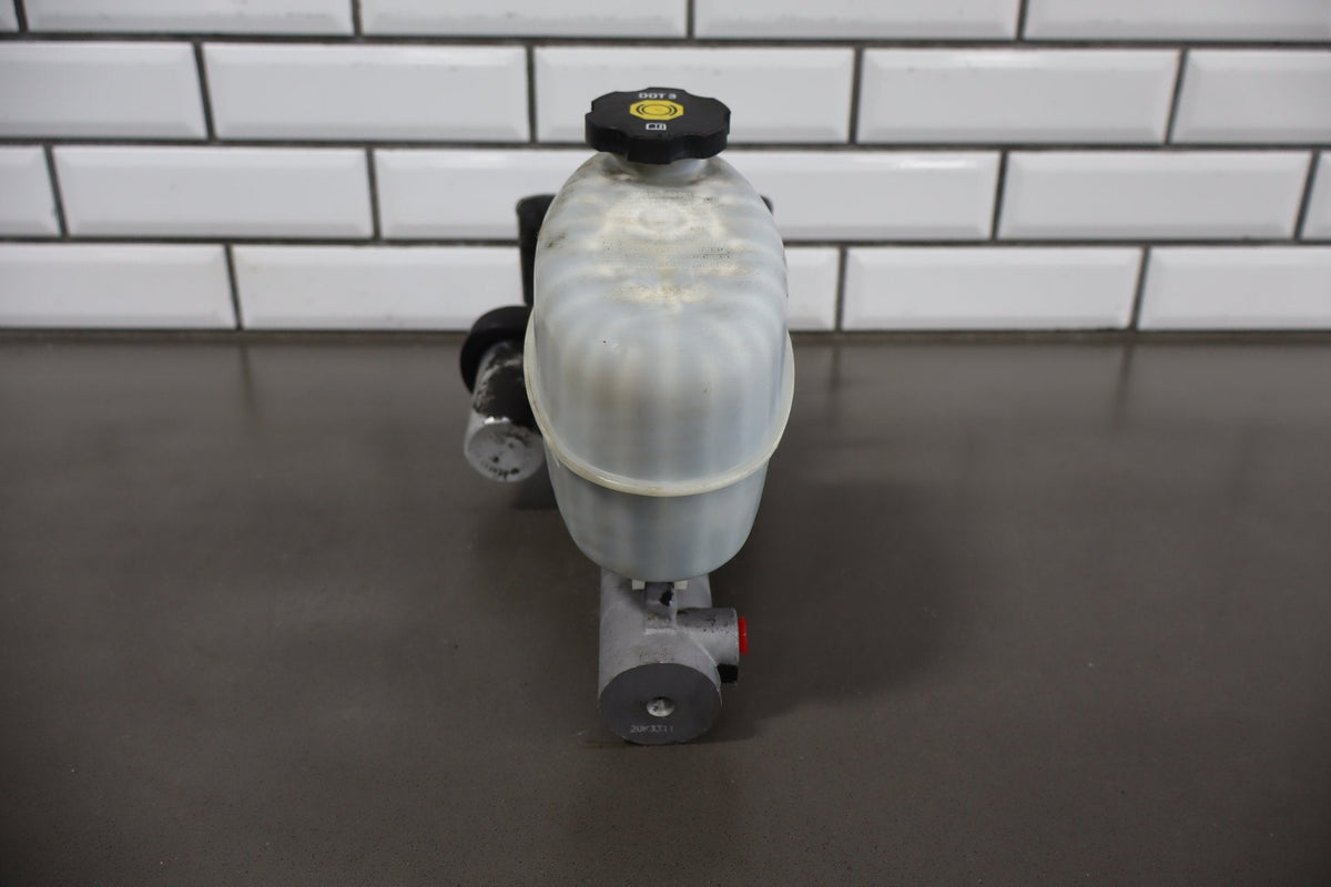 2003-2007 GMC Sierra 2500 Hydroboost Brake Booster 15854059 With Master Cylinder