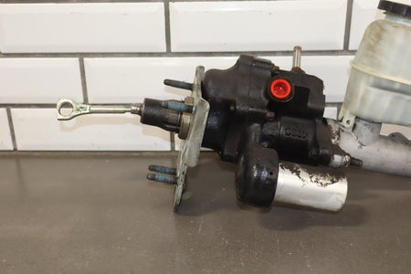 2003-2007 GMC Sierra 2500 Hydroboost Brake Booster 15854059 With Master Cylinder