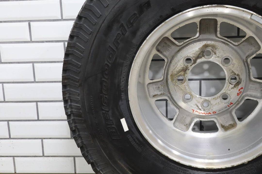 2003 - 2007 Hummer H2 - 17x8.5 Aluminum Wheel W/ Tire