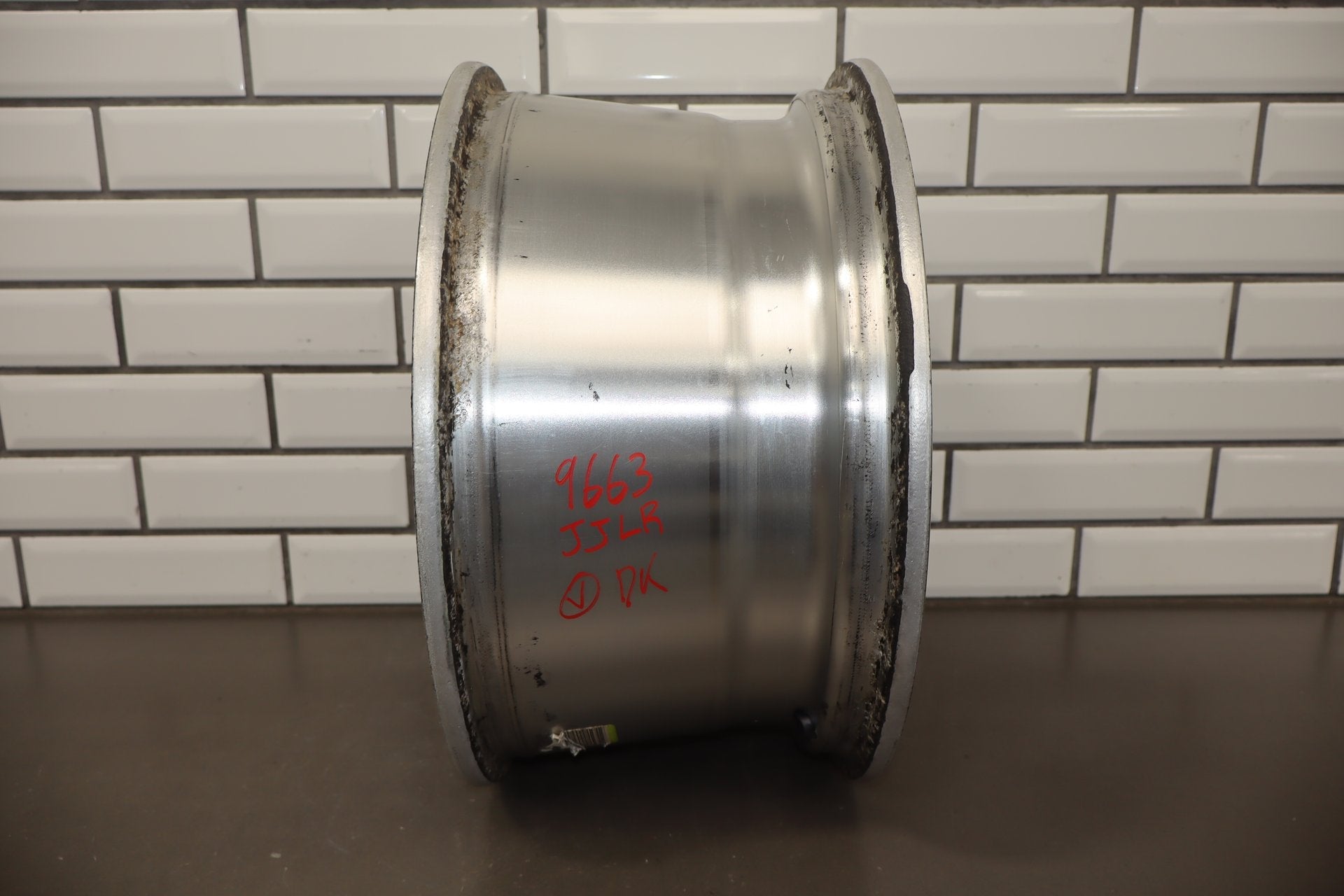 2003-2007 Hummer H2 17x8.5 OEM Wheel- Single Silver