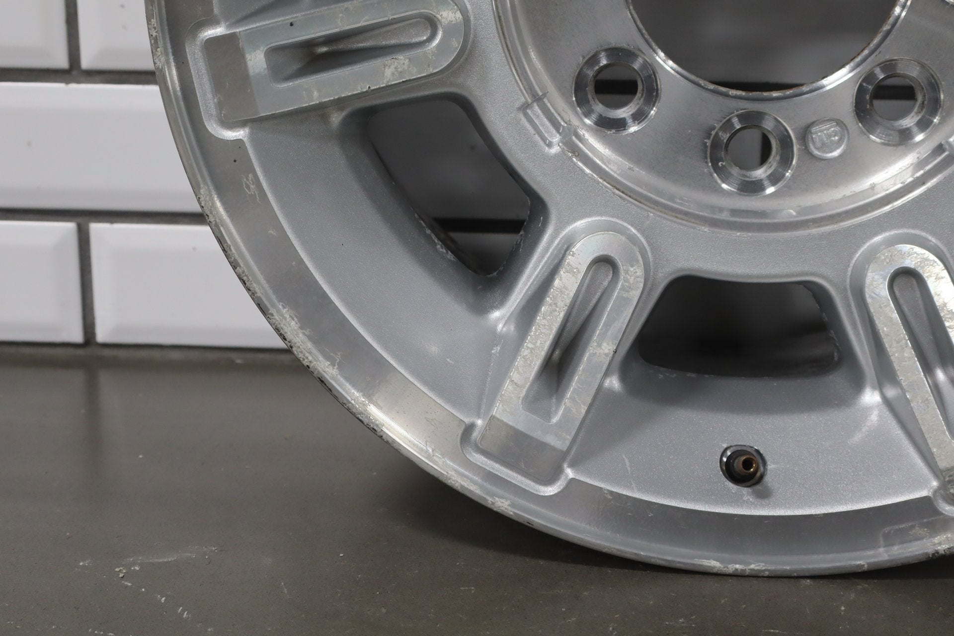 2003-2007 Hummer H2 17x8.5 OEM Wheel- Single Silver