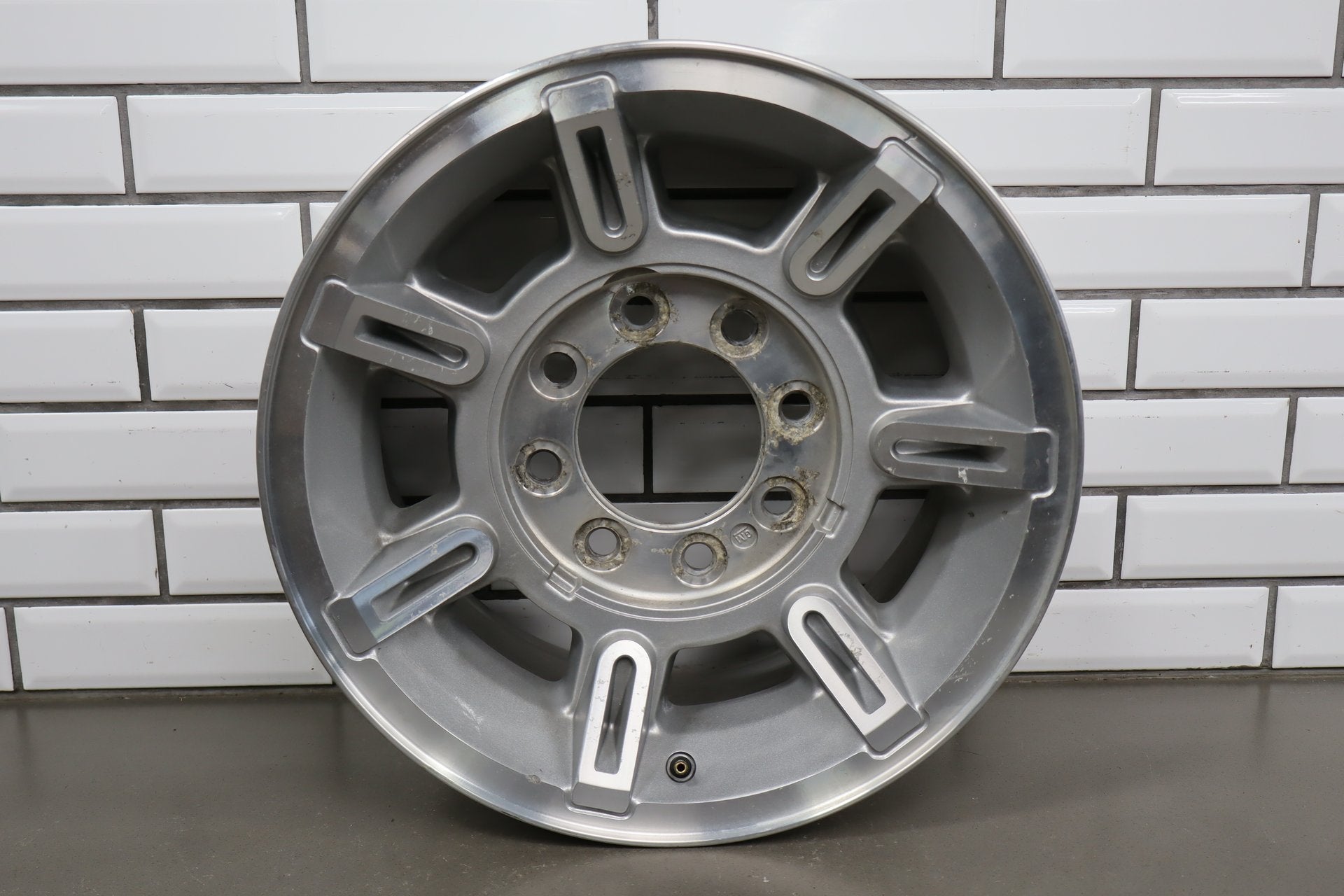 2003-2007 Hummer H2 17x8.5 OEM Wheel - Single Silver