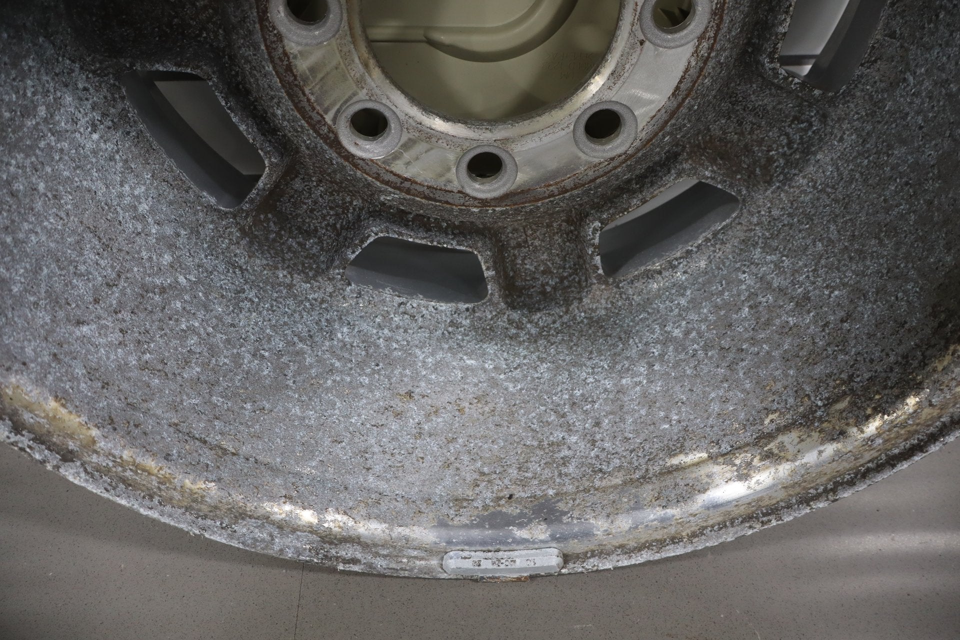 2003-2007 Hummer H2 17x8.5 OEM Wheel- Single Silver
