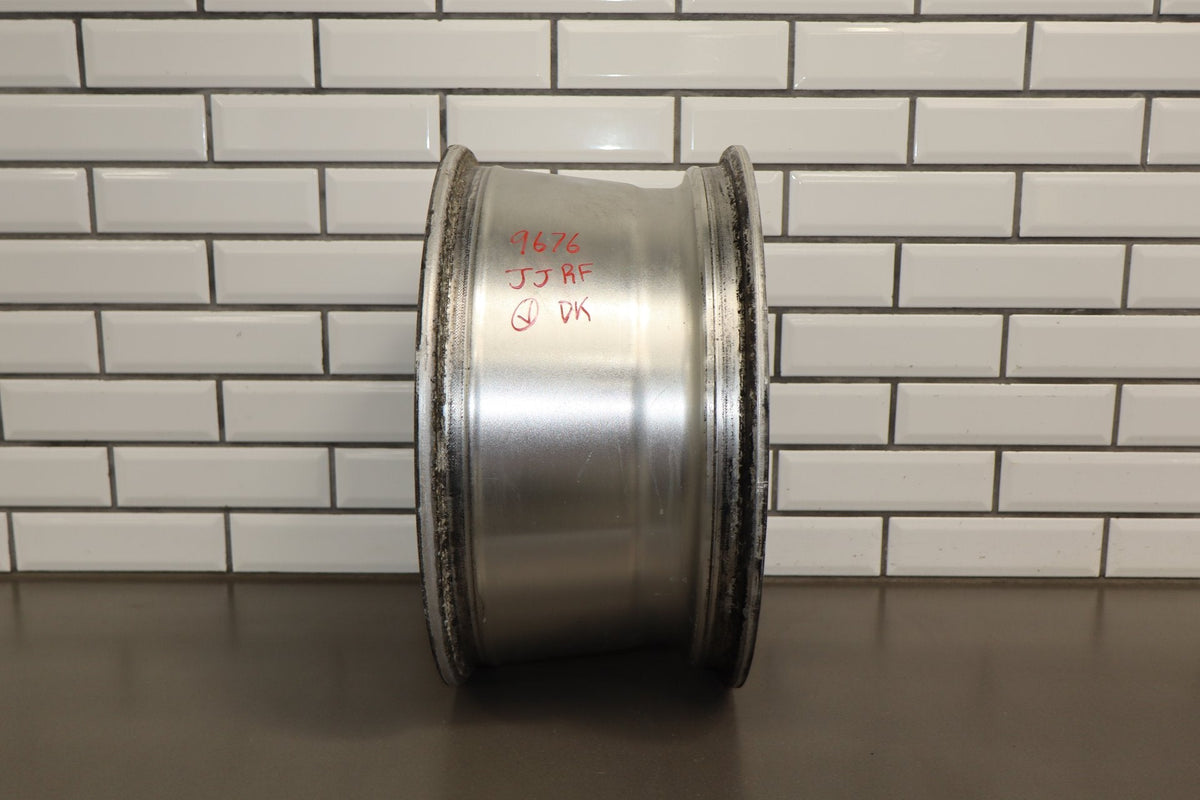 2003-2007 Hummer H2 17x8.5 OEM Wheel - Single Silver