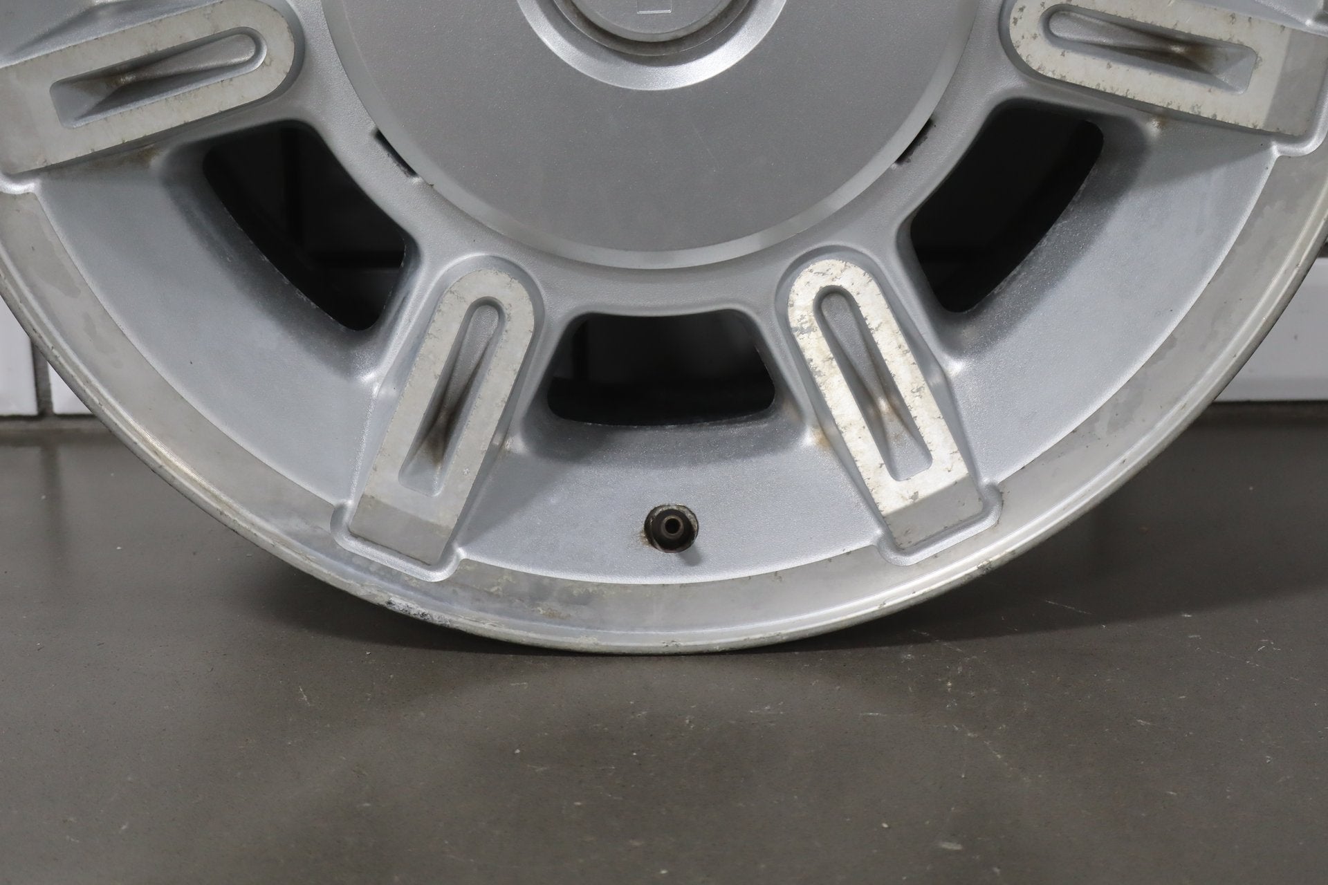 2003-2007 Hummer H2 17x8.5 OEM Wheel- Single Silver
