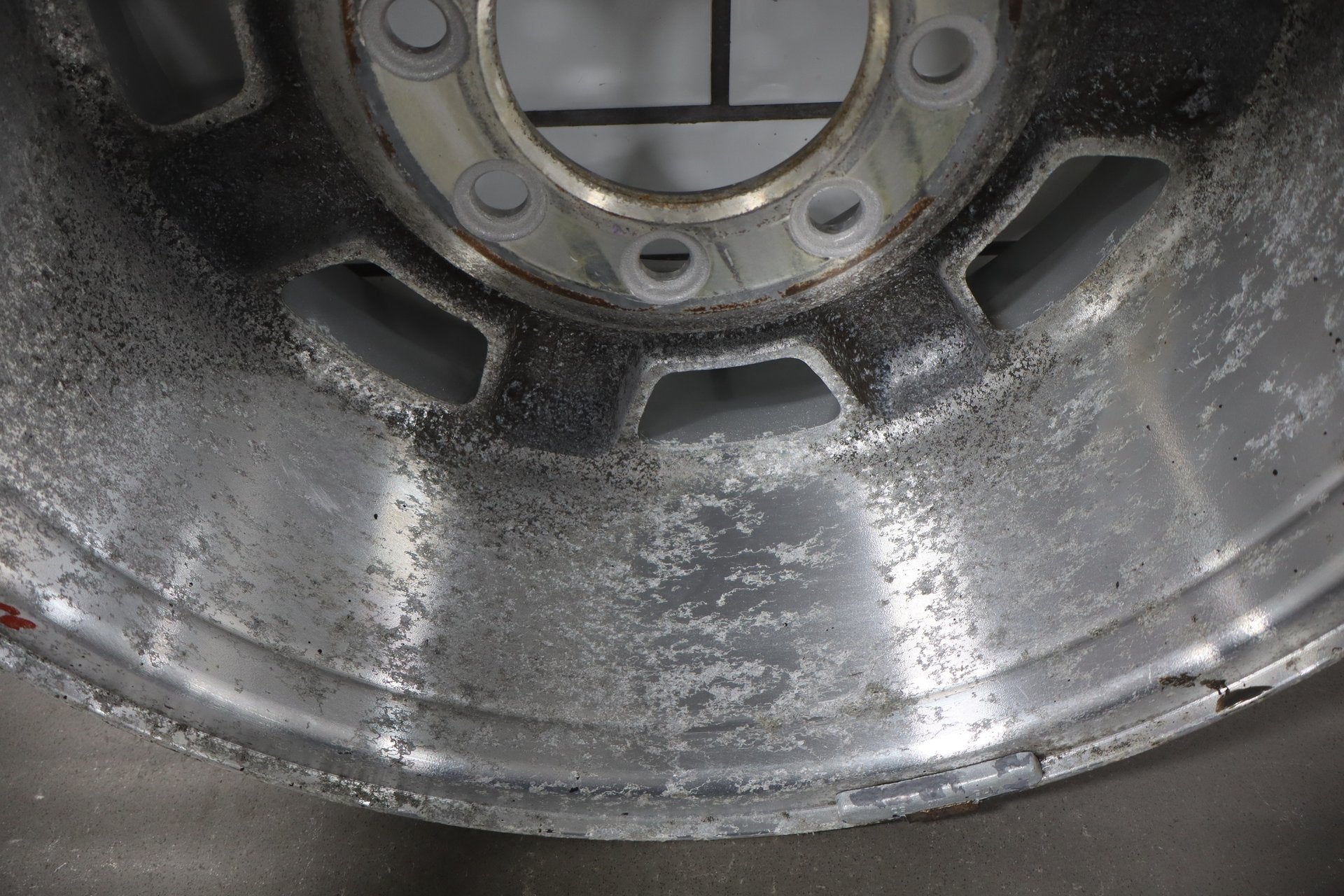 2003-2007 Hummer H2 17x8.5 OEM Wheel- Single Silver