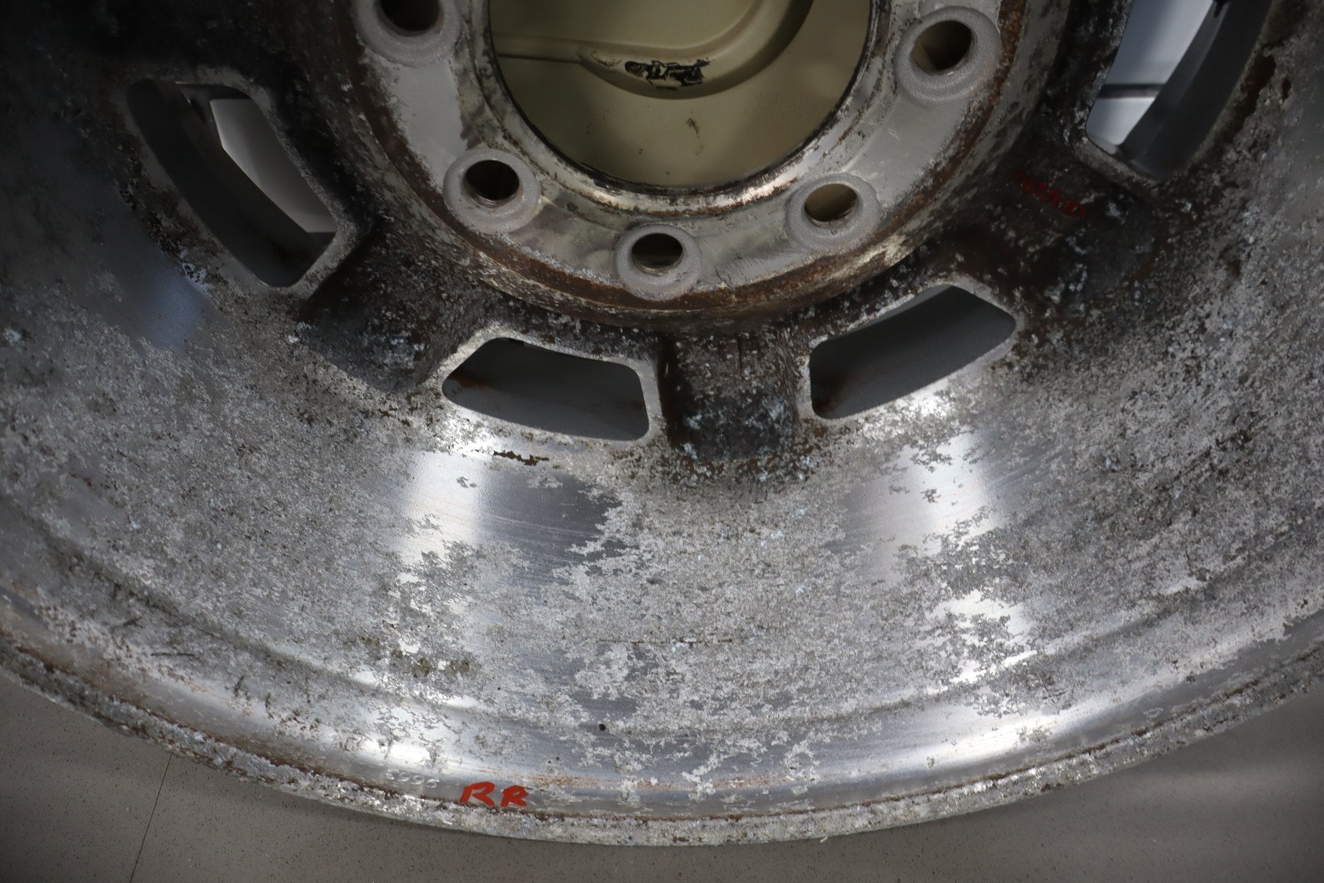 2003-2007 Hummer H2 17x8.5 OEM Wheel- Single Silver