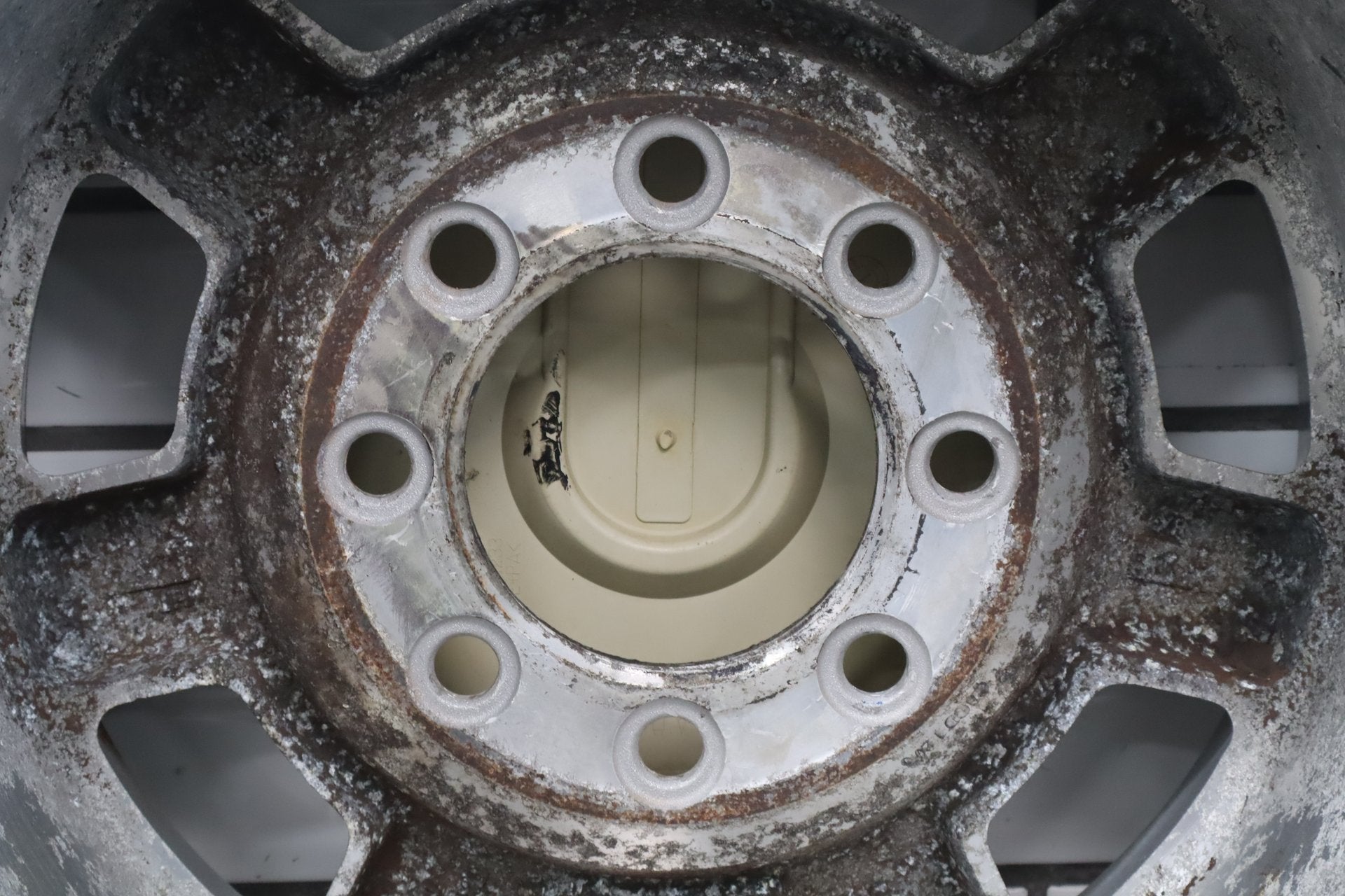 2003-2007 Hummer H2 17x8.5 OEM Wheel- Single Silver