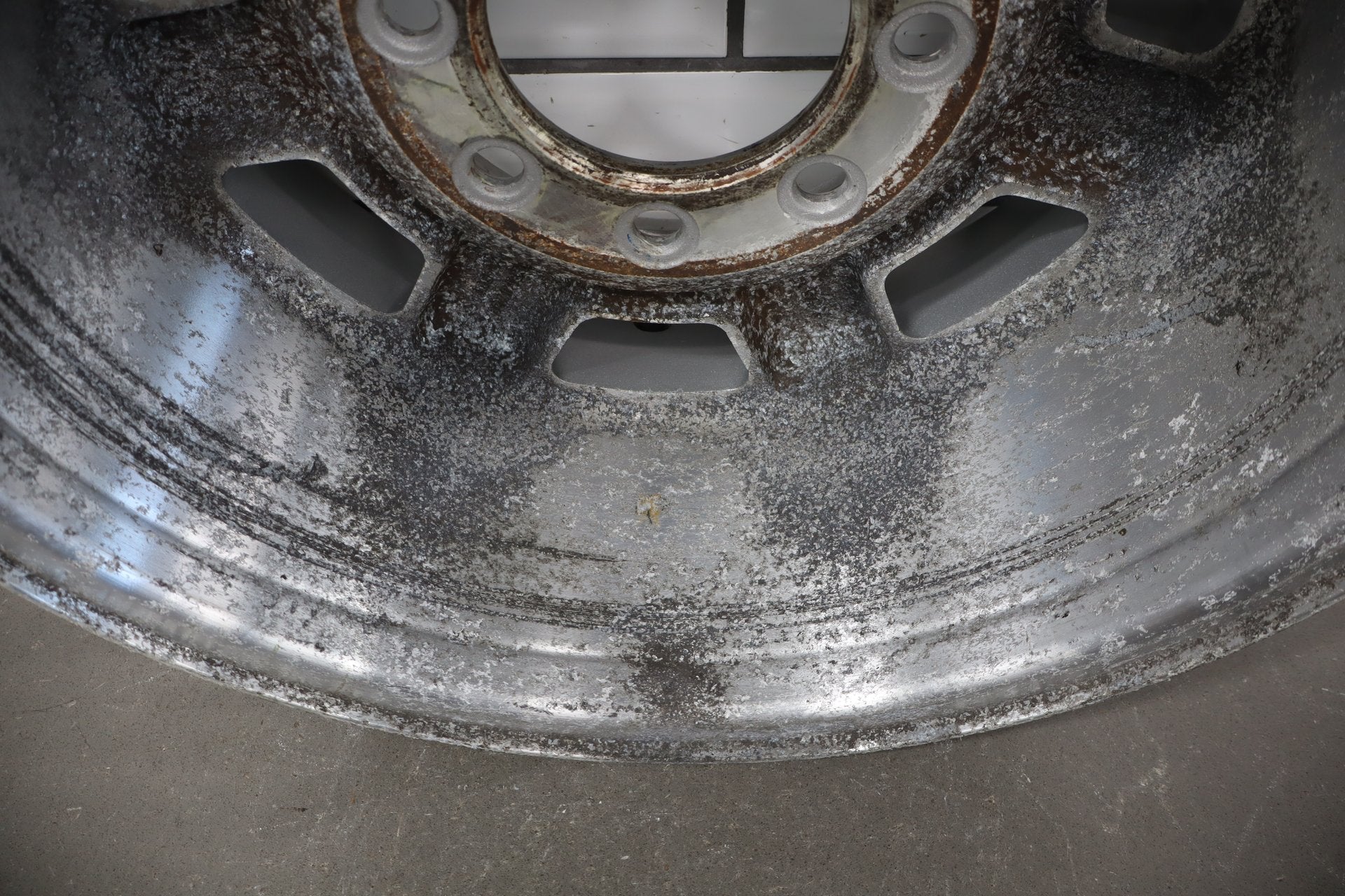 2003-2007 Hummer H2 17x8.5 OEM Wheel- Single Silver