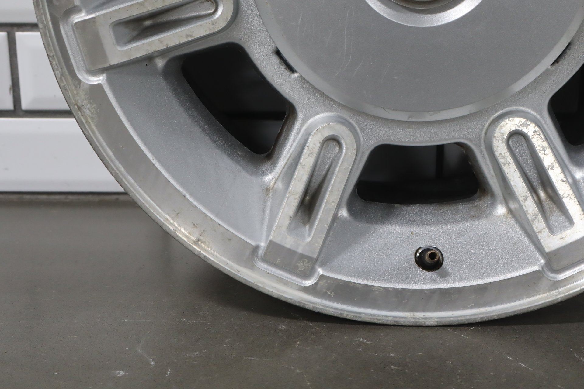 2003-2007 Hummer H2 17x8.5 OEM Wheel- Single Silver