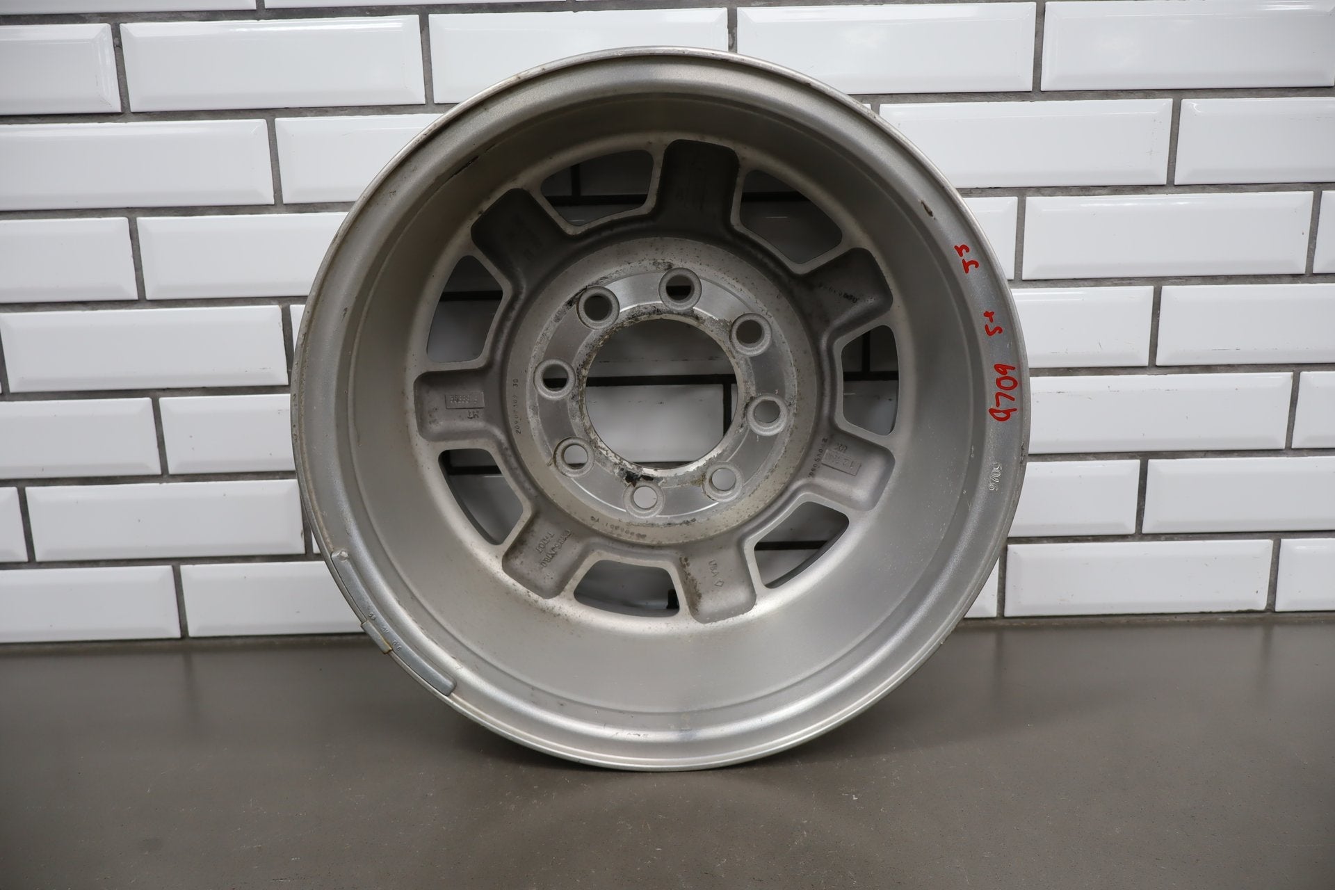 2003-2007 Hummer H2 17x8.5 OEM Wheel - Single Silver
